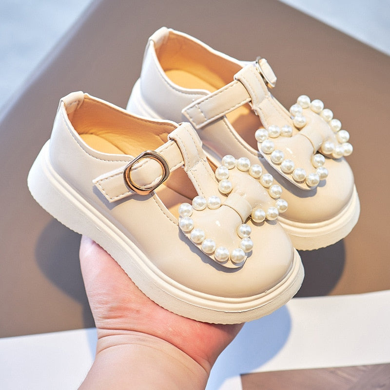 Pearls Beading Leather Shoes with Bow-knot